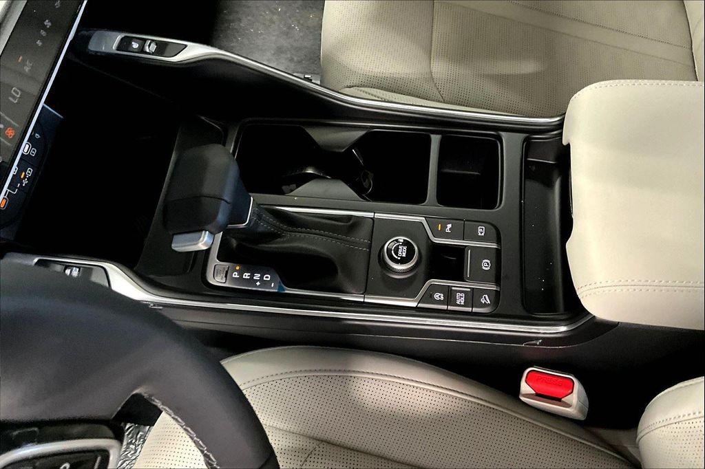 new 2025 Kia Sorento car, priced at $41,725