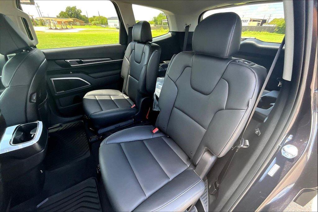 new 2025 Kia Telluride car, priced at $41,220