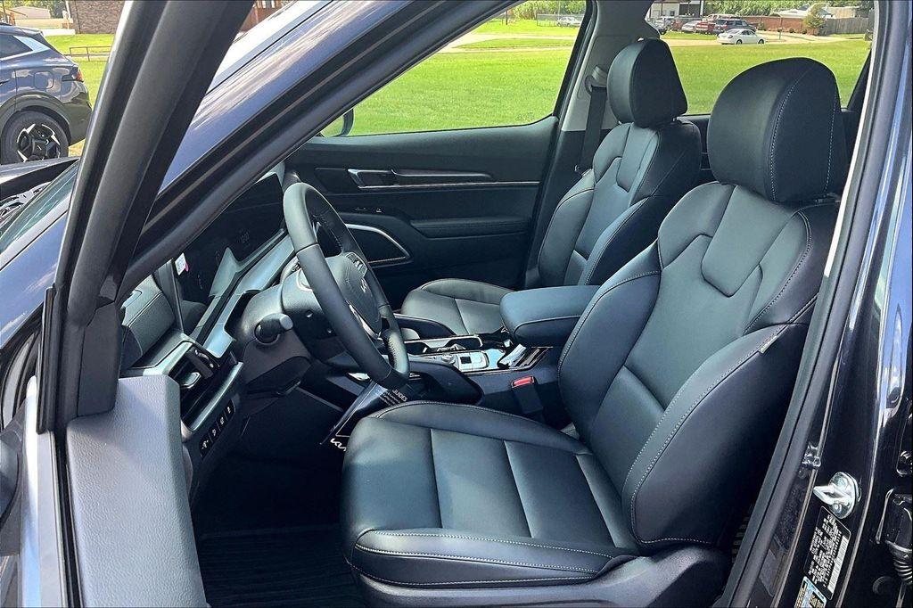 new 2025 Kia Telluride car, priced at $41,220