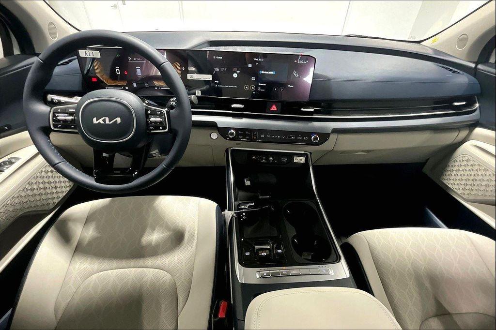 new 2025 Kia Carnival car, priced at $43,155