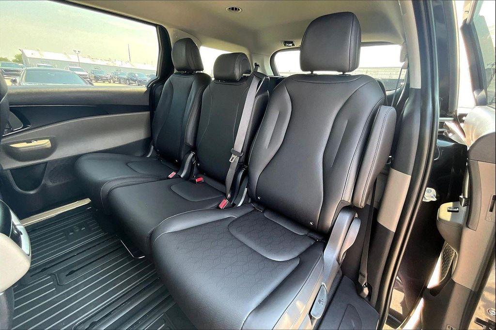 new 2026 Kia Carnival Hybrid car, priced at $42,690