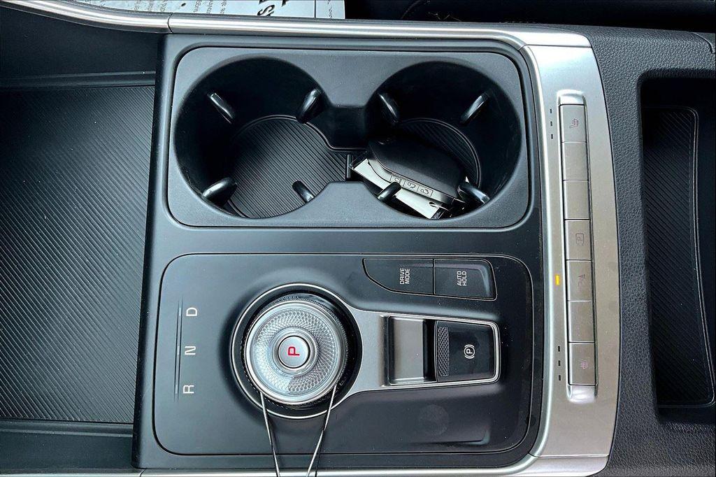 new 2026 Kia Carnival Hybrid car, priced at $42,690