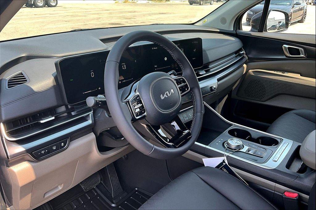 new 2026 Kia Carnival Hybrid car, priced at $42,690