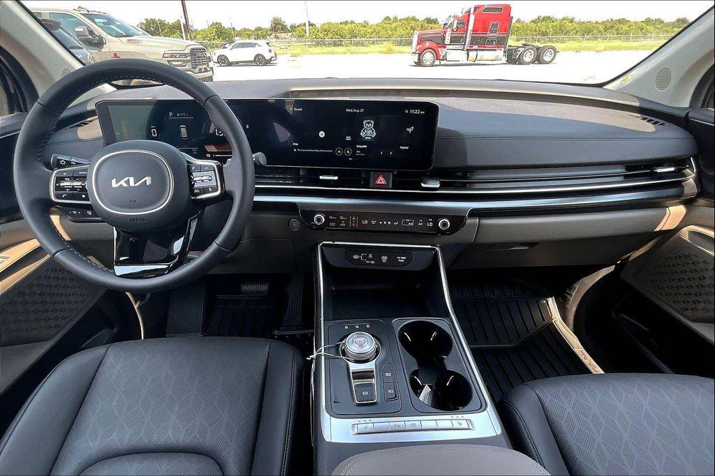 new 2026 Kia Carnival Hybrid car, priced at $42,690