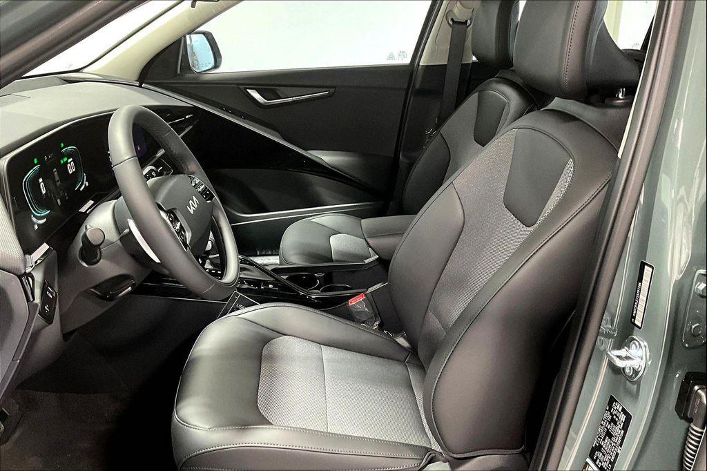 new 2025 Kia Niro car, priced at $31,360