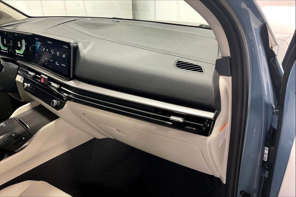 new 2026 Kia Sportage Hybrid car, priced at $36,315