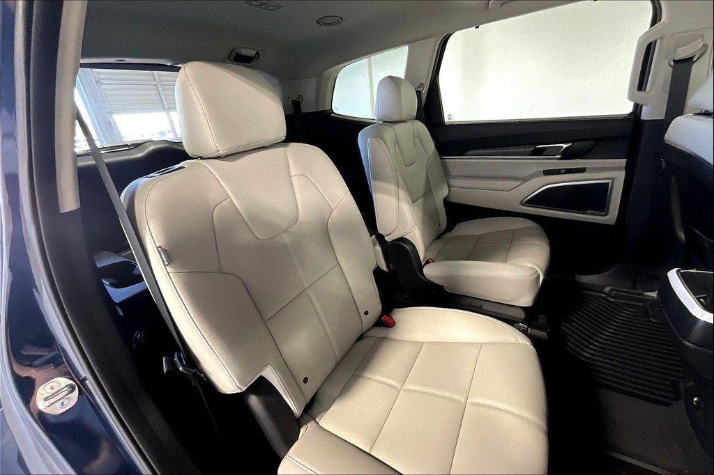new 2025 Kia Telluride car, priced at $45,135