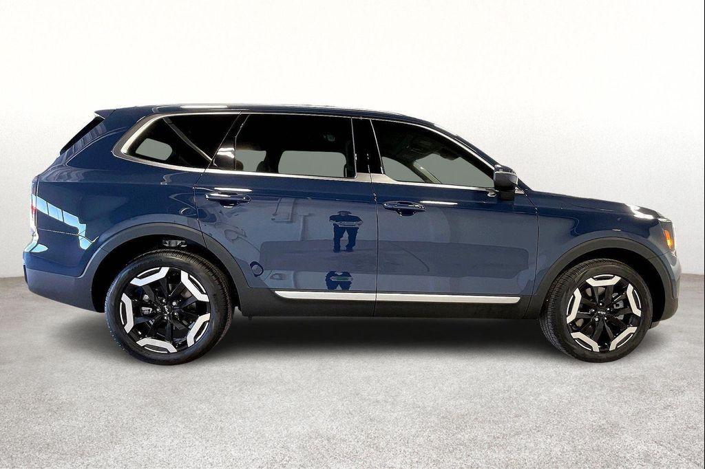 new 2025 Kia Telluride car, priced at $45,135
