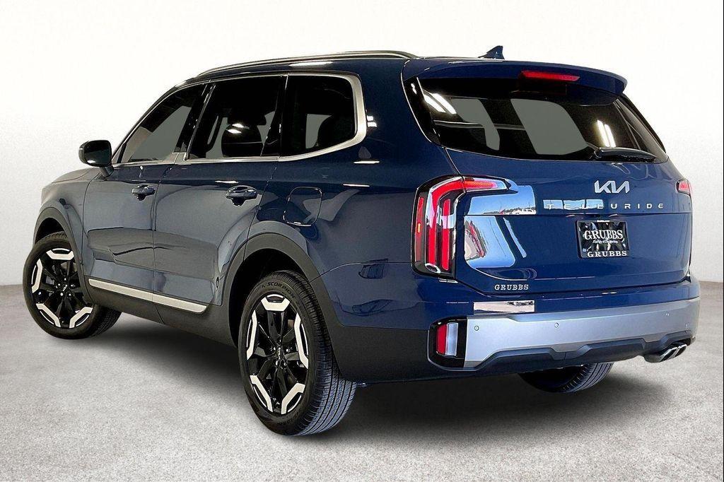 new 2025 Kia Telluride car, priced at $45,135