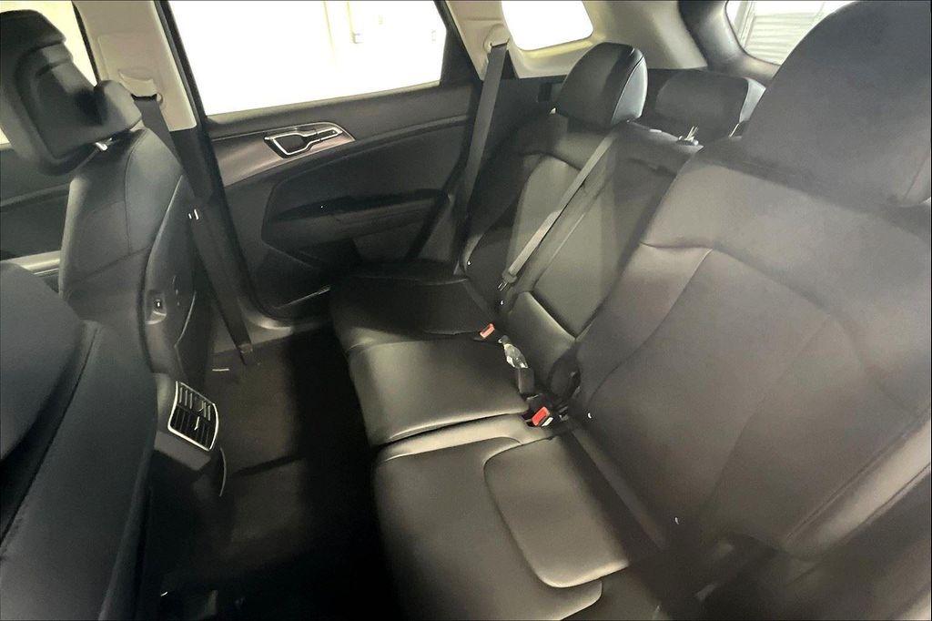 new 2025 Kia Sportage car, priced at $34,560
