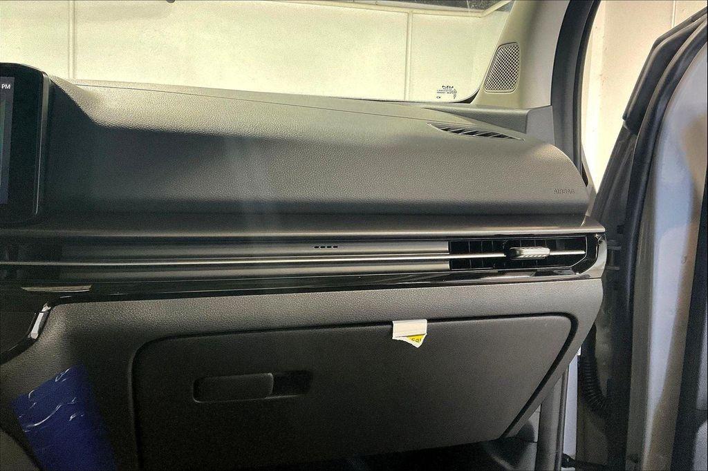 new 2026 Kia Sportage Hybrid car, priced at $35,735