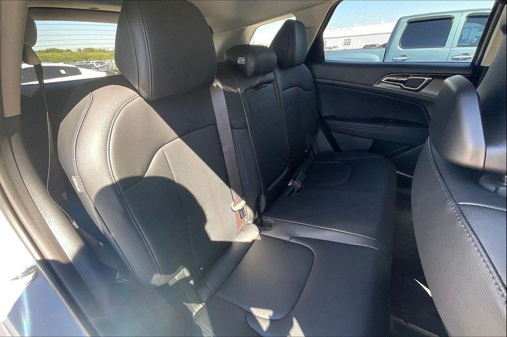 new 2026 Kia Sportage Hybrid car, priced at $35,735