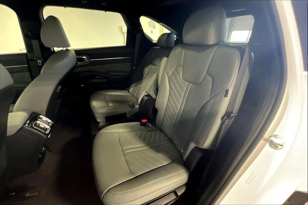 new 2025 Kia Sorento car, priced at $49,050