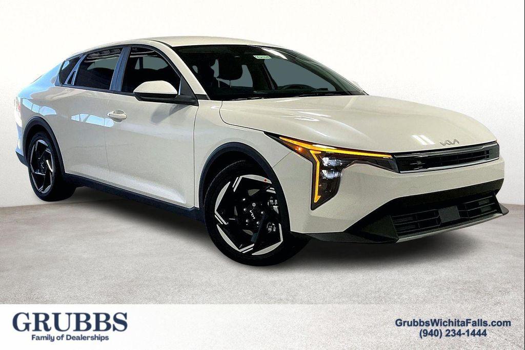new 2025 Kia K4 car, priced at $25,580
