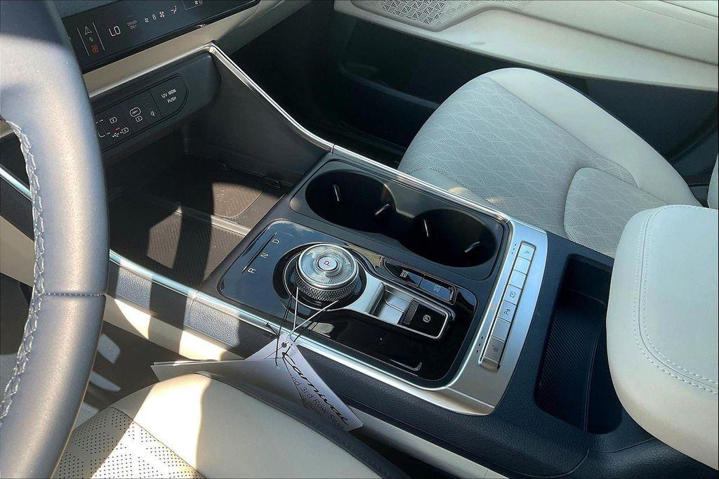 new 2026 Kia Carnival Hybrid car, priced at $45,465