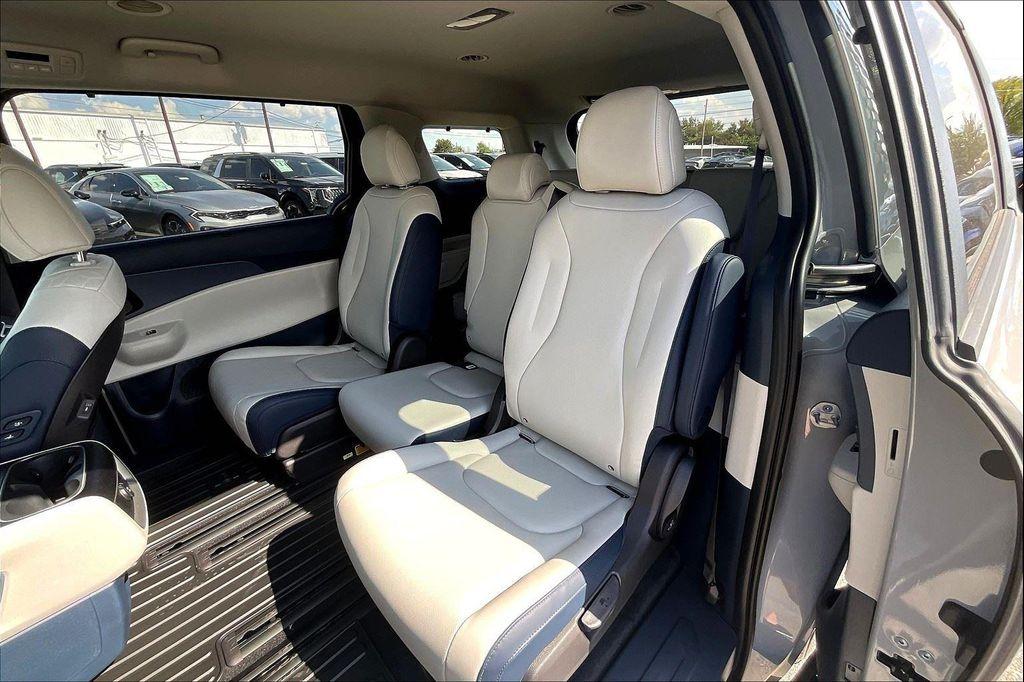 new 2026 Kia Carnival Hybrid car, priced at $45,465