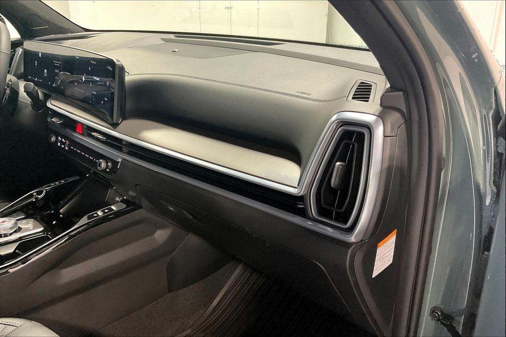 new 2026 Kia Sorento Hybrid car, priced at $49,135