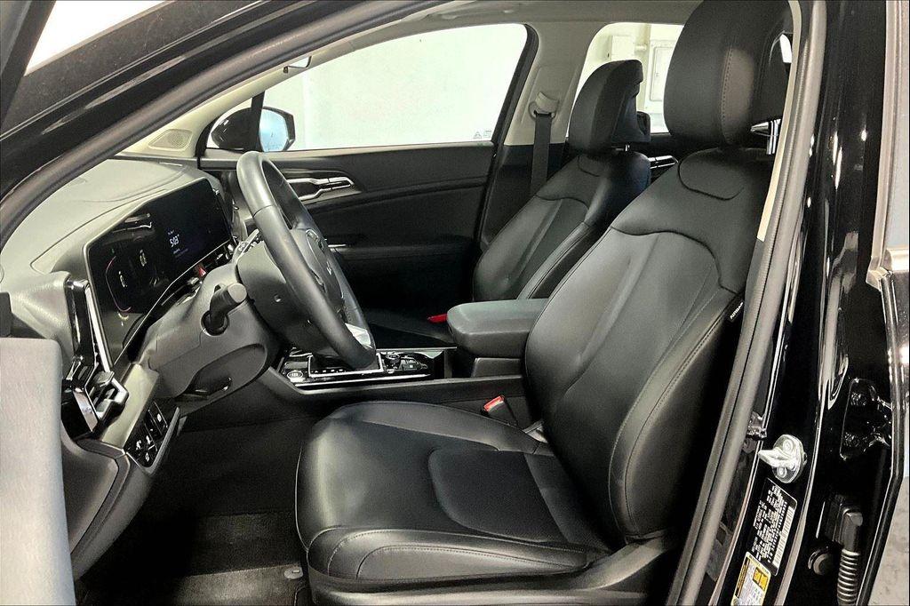new 2025 Kia Sportage car, priced at $34,140