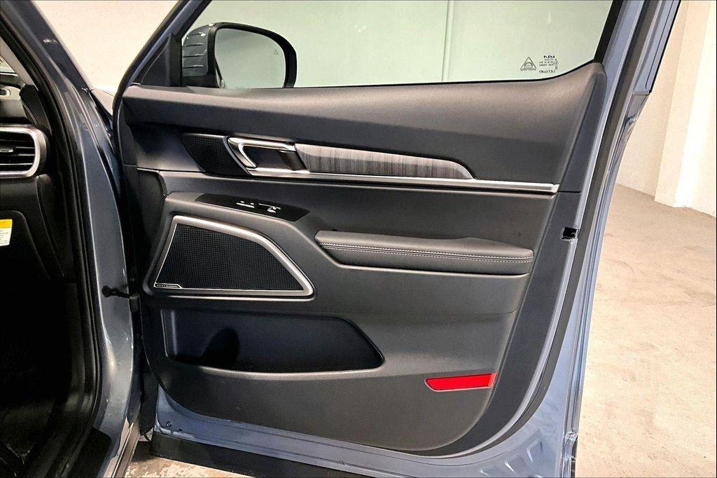 new 2025 Kia Telluride car, priced at $44,685