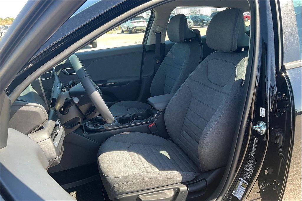 new 2025 Kia K4 car, priced at $25,165