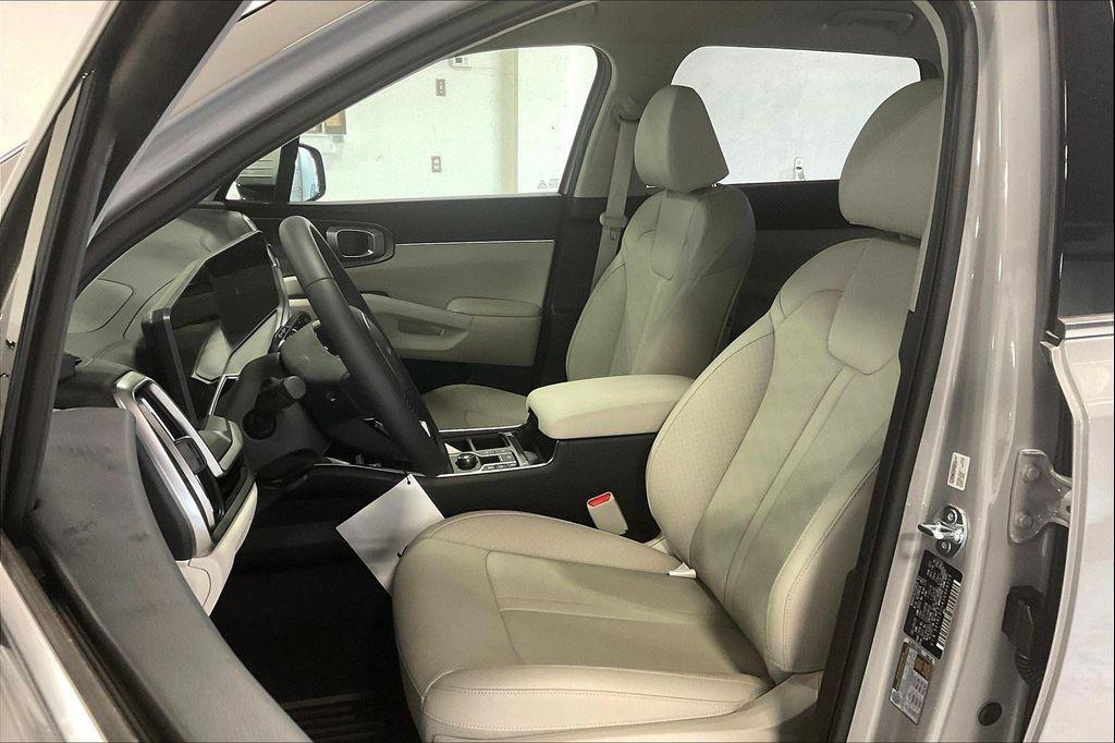 new 2025 Kia Sorento car, priced at $39,295