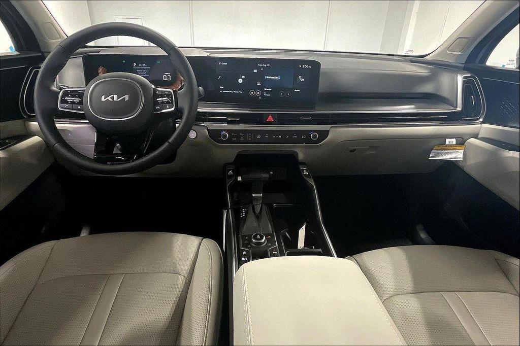new 2025 Kia Sorento car, priced at $39,295