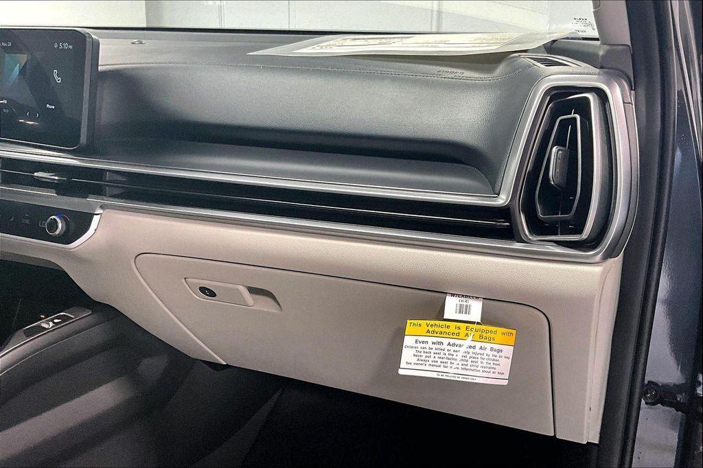 new 2024 Kia Sorento car, priced at $40,000