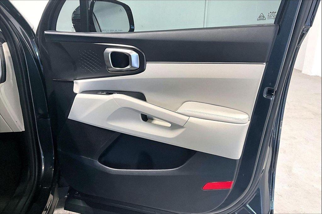 new 2024 Kia Sorento car, priced at $40,000