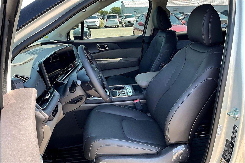 new 2026 Kia Carnival car, priced at $43,385