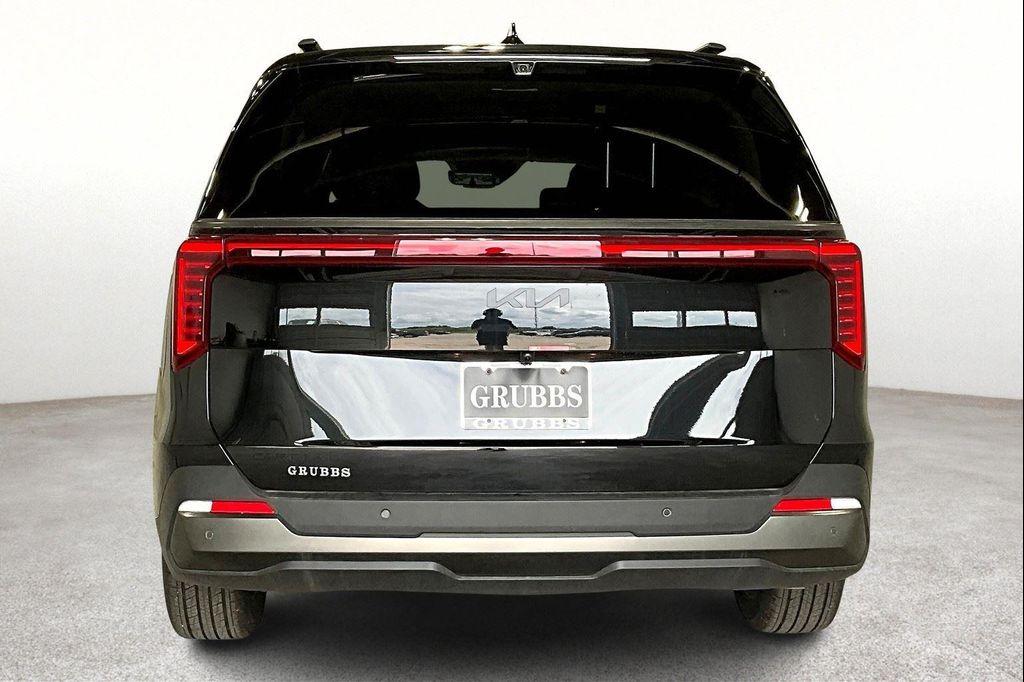 new 2025 Kia Carnival car, priced at $55,625