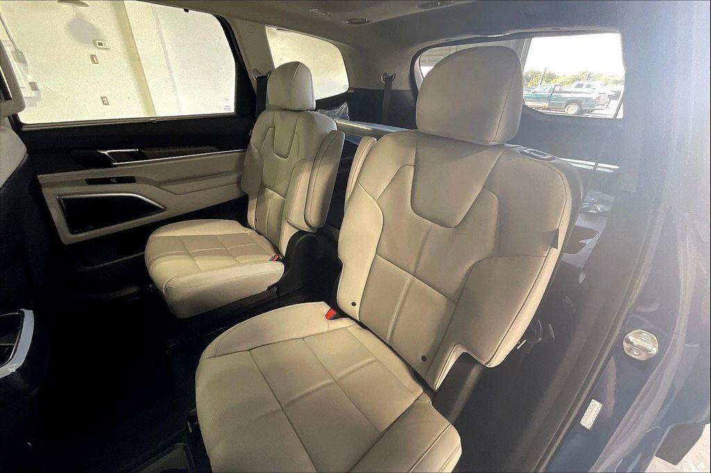 new 2025 Kia Telluride car, priced at $51,205
