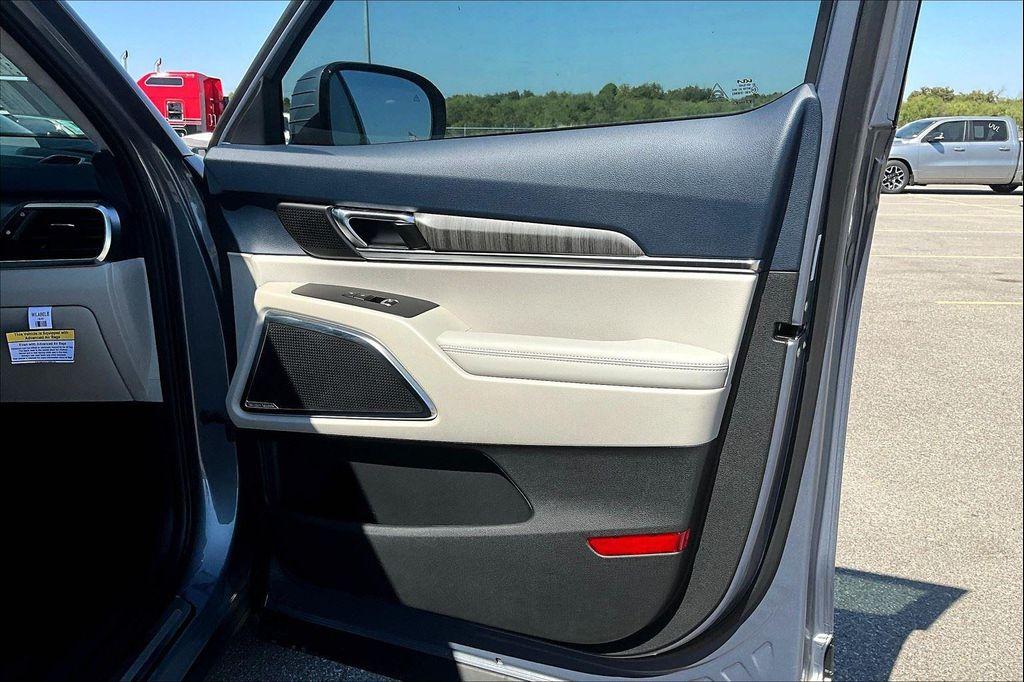 new 2025 Kia Telluride car, priced at $53,060