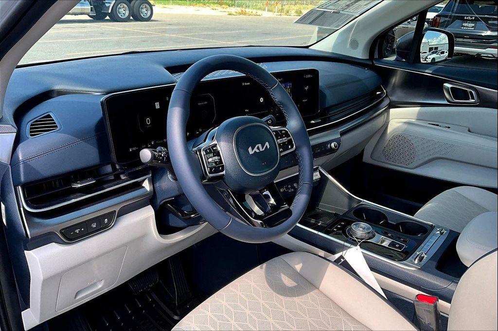 new 2026 Kia Carnival Hybrid car, priced at $51,660