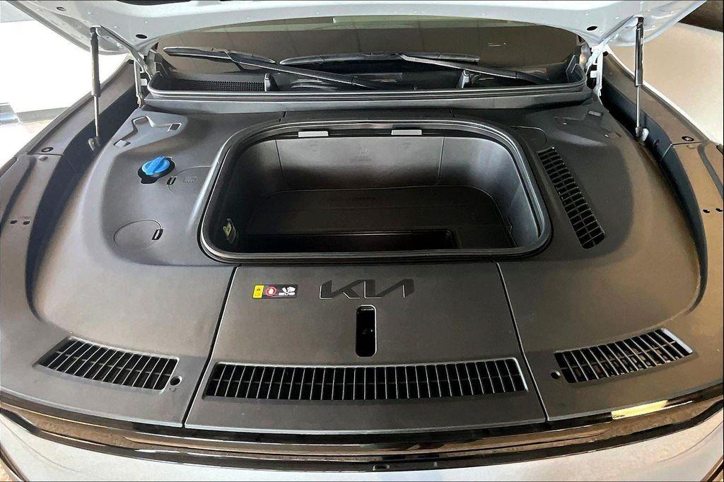 new 2026 Kia EV9 car, priced at $72,120