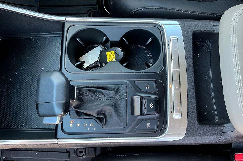 new 2025 Kia Carnival car, priced at $40,500