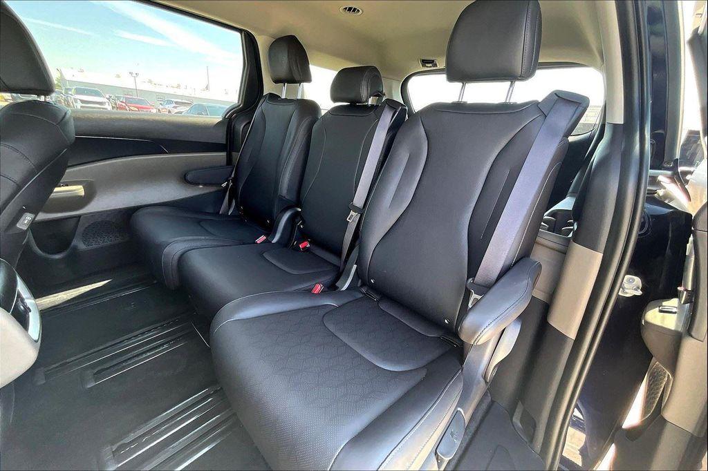 new 2025 Kia Carnival car, priced at $40,500