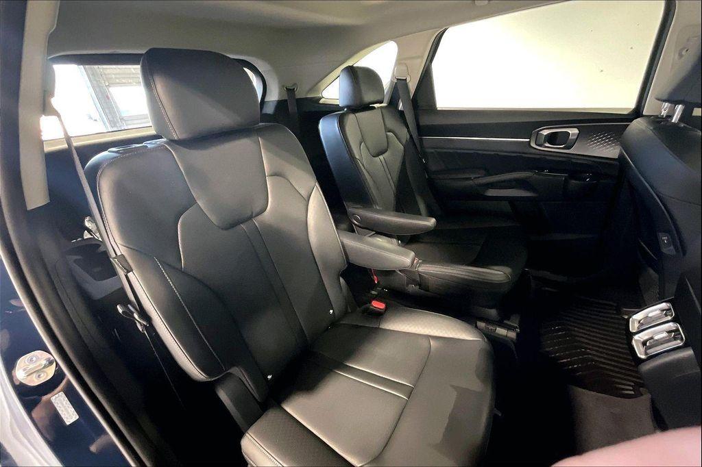 new 2025 Kia Sorento car, priced at $44,295