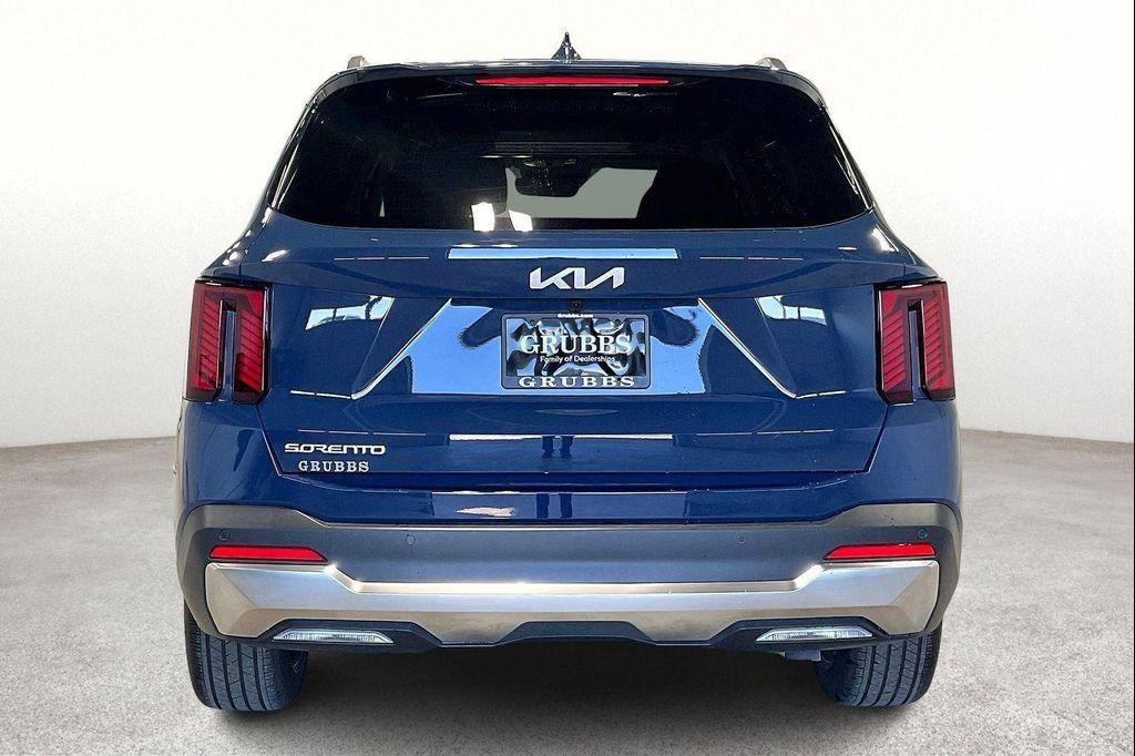 new 2025 Kia Sorento car, priced at $44,295