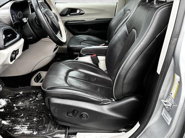 used 2017 Chrysler Pacifica car, priced at $15,995