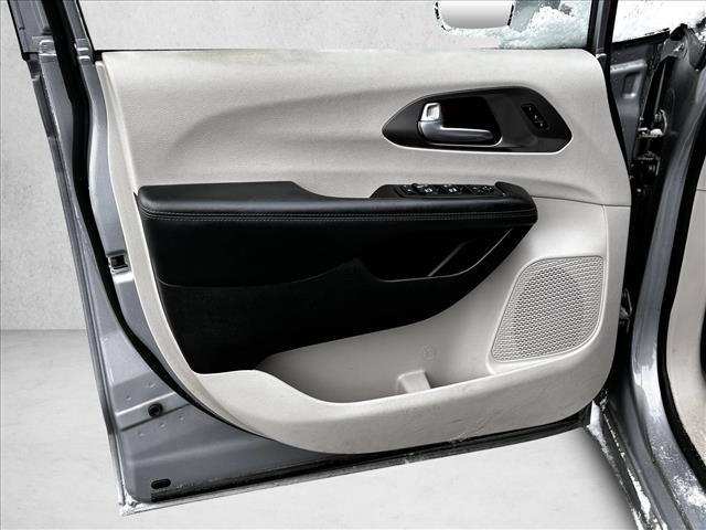 used 2017 Chrysler Pacifica car, priced at $15,995