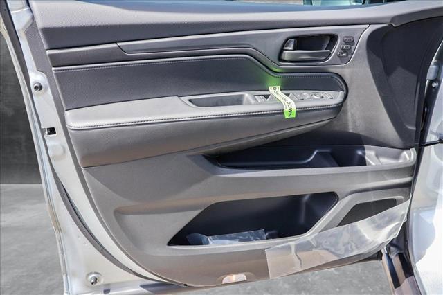 new 2025 Honda Odyssey car, priced at $41,302
