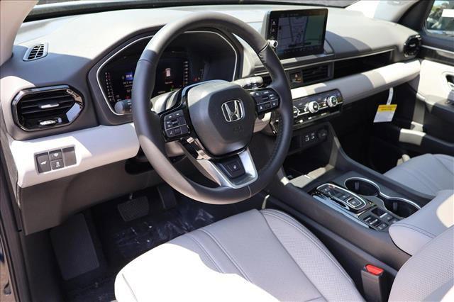 new 2025 Honda Pilot car, priced at $52,260