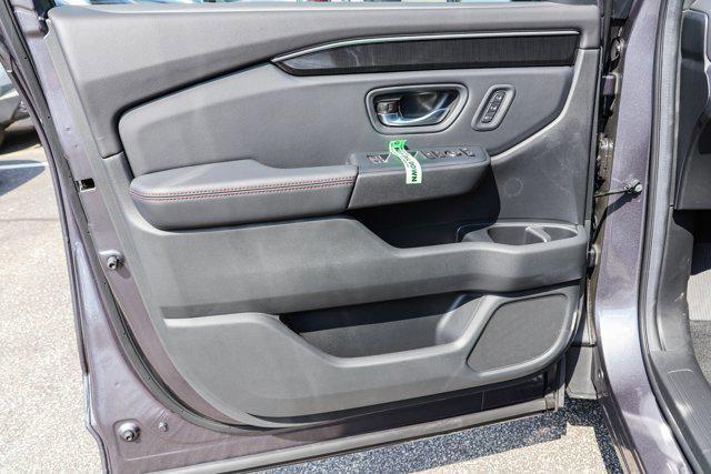 new 2025 Honda Pilot car, priced at $51,554
