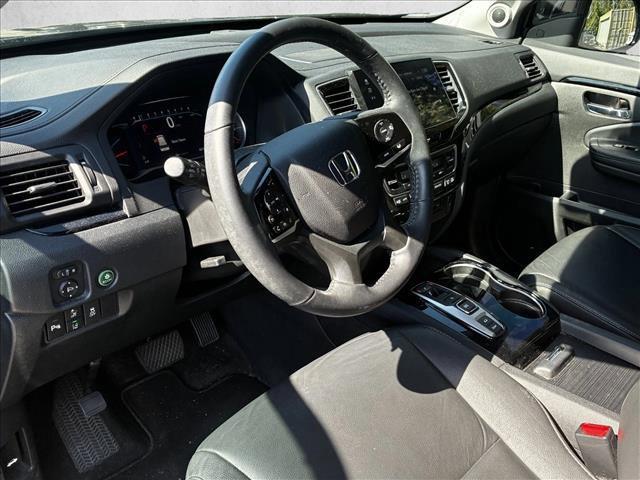used 2022 Honda Pilot car, priced at $35,999