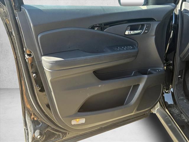 used 2022 Honda Pilot car, priced at $35,999