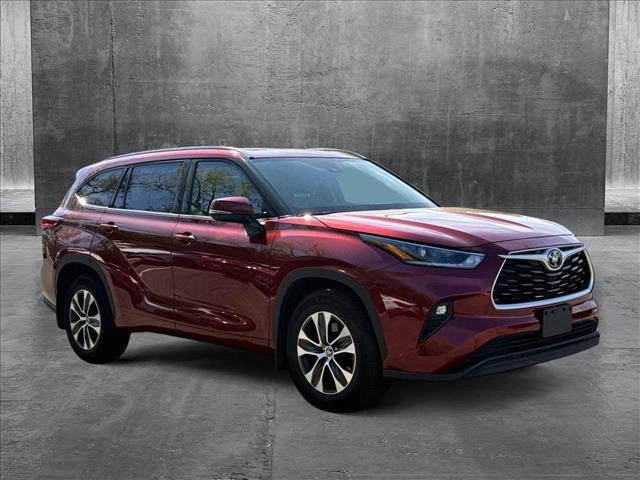 used 2021 Toyota Highlander car, priced at $28,498