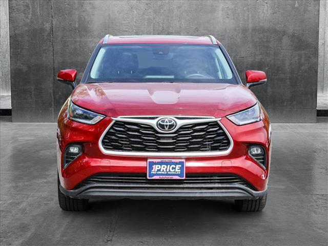 used 2021 Toyota Highlander car, priced at $26,996