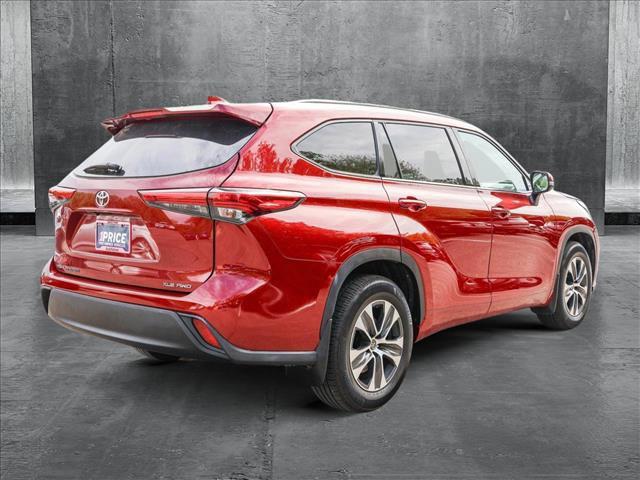 used 2021 Toyota Highlander car, priced at $26,996