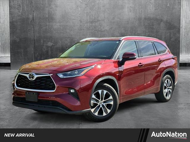 used 2021 Toyota Highlander car, priced at $28,498