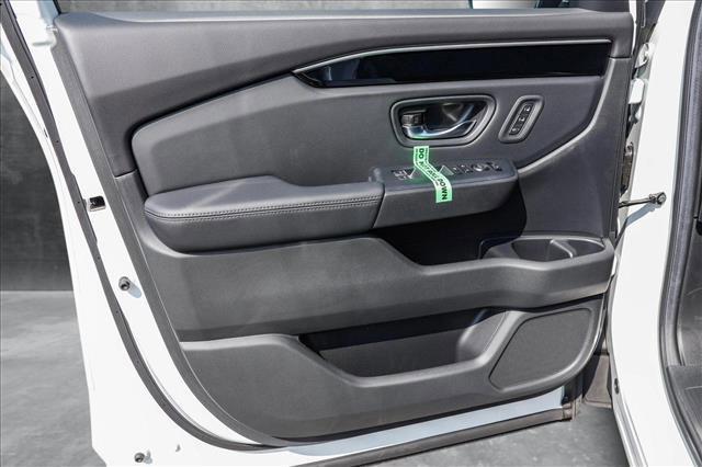 new 2025 Honda Pilot car, priced at $50,031